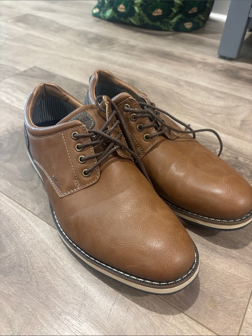 Nunn Bush Tan Lace-Up Derby Dress Shoes
